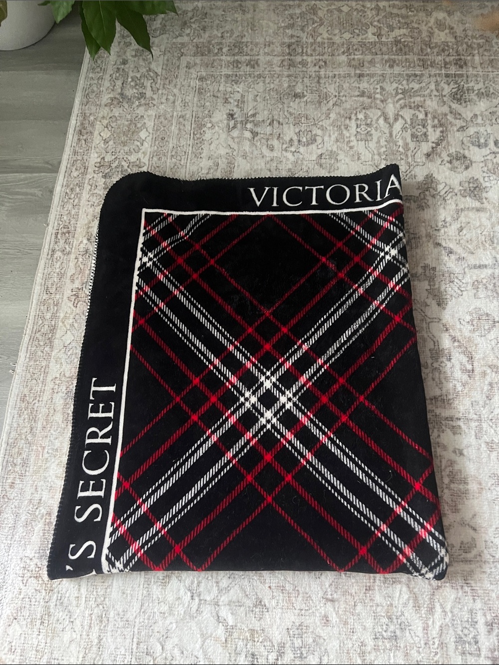 Victoria’s Secret Holiday Cozy Fleece Blanket